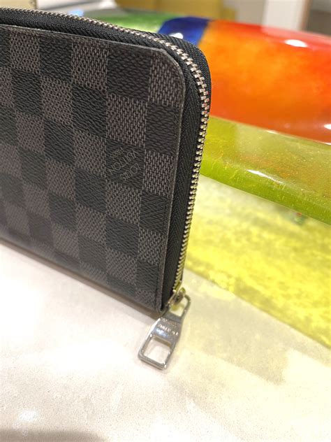 louis vuitton damier zip wallet